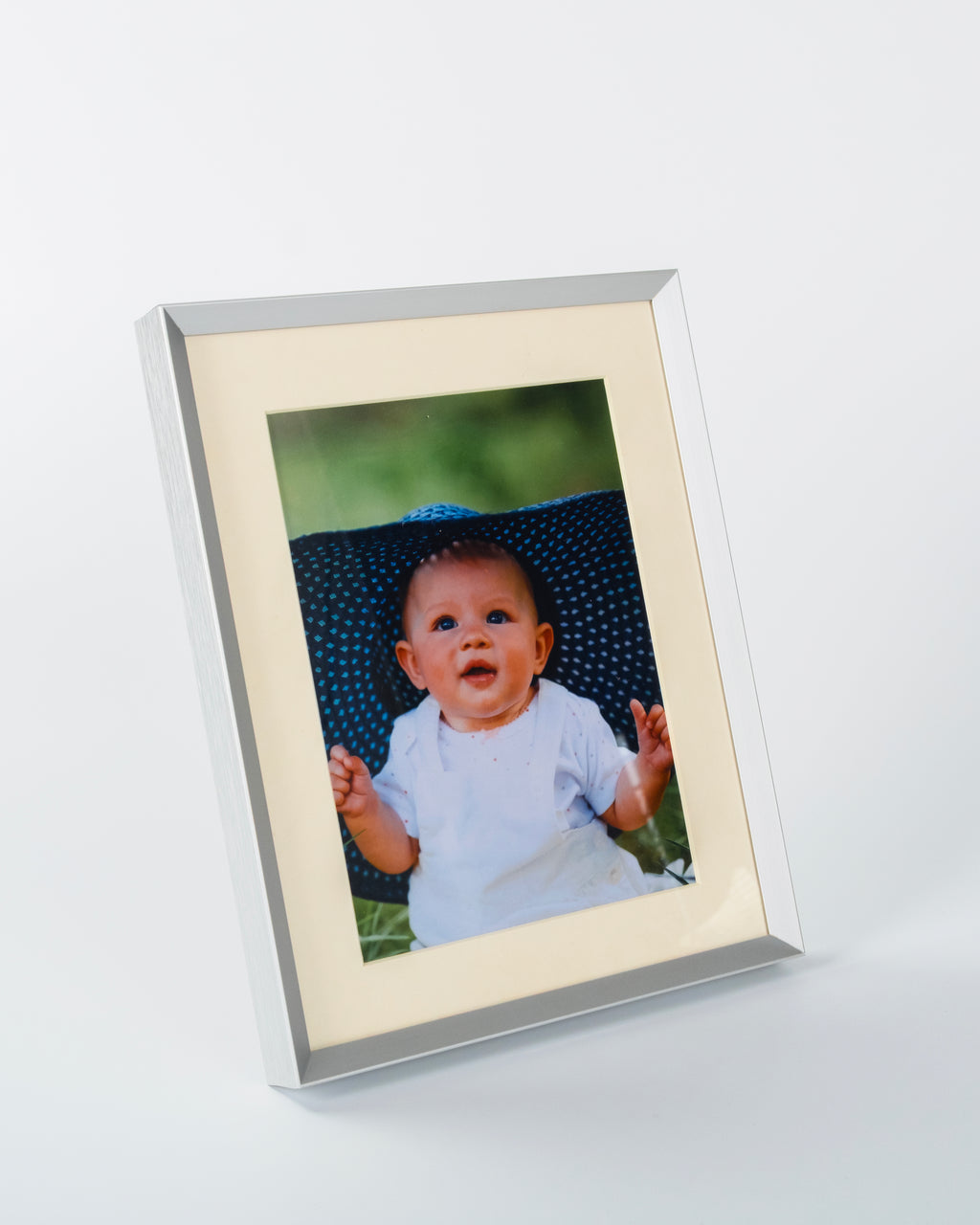 Matt silver photo frame Portrait orientation